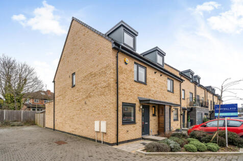 Cordwainers Road, Cheltenham... 3 bed semi