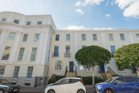 Priory Street, Cheltenham... 2 bed apartment for sale