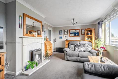 Chynance Drive, Newquay TR7 5 bed detached bungalow for sale