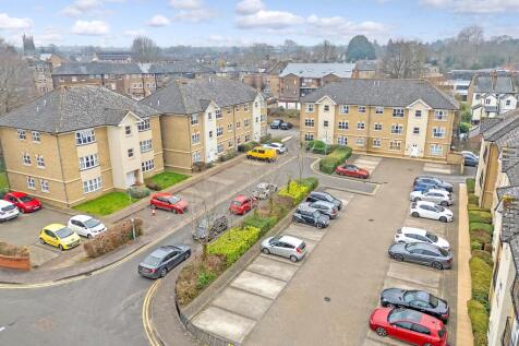 Stapleford Close, Chelmsford, CM2 1 bed flat for sale