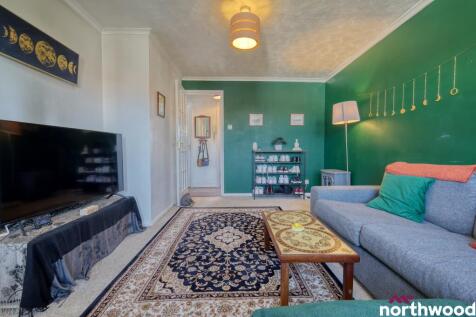 Thornborough Avenue, South Woodham... 2 bed flat for sale