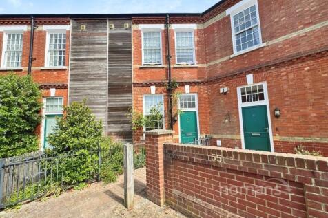 Canadian Way, Basingstoke, Hampshire 3 bed terraced house for sale