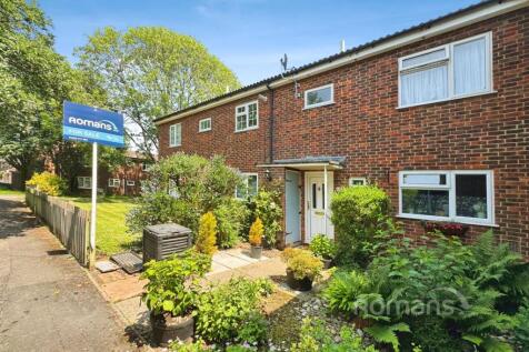 Pershore Road, Basingstoke, Hampshire 3 bed terraced house for sale
