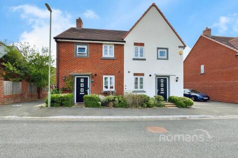 3 bedroom semi-detached house for sale