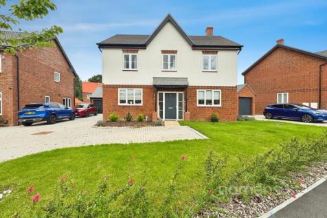 4 bedroom detached house for sale