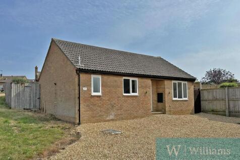 Woodhall Drive, Sandown 2 bed detached bungalow for sale