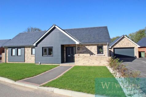 4 bedroom detached bungalow for sale