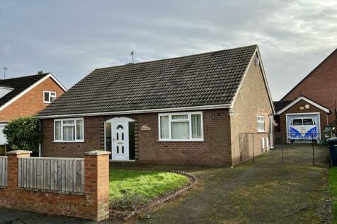 3 bedroom detached bungalow for sale