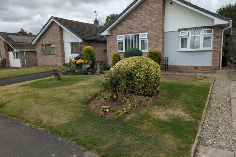 2 bedroom detached bungalow for sale