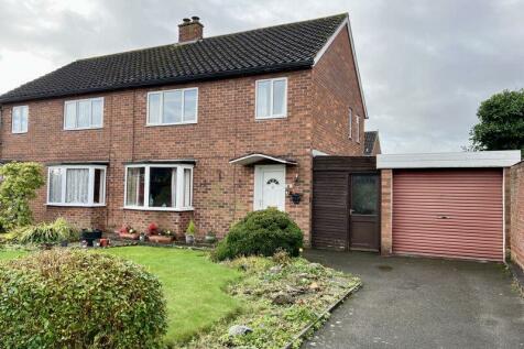 3 bedroom semi-detached house for sale