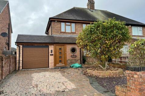 4 bedroom semi-detached house for sale