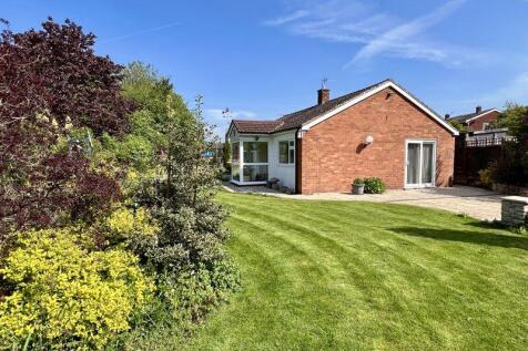 2 bedroom detached bungalow for sale