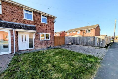 2 bedroom semi-detached house for sale