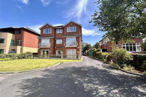 Queens Road, Southport, Merseyside, PR9 2 bed apartment for sale