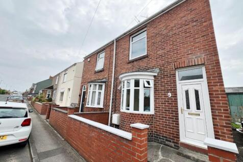 2 bedroom semi-detached house for sale