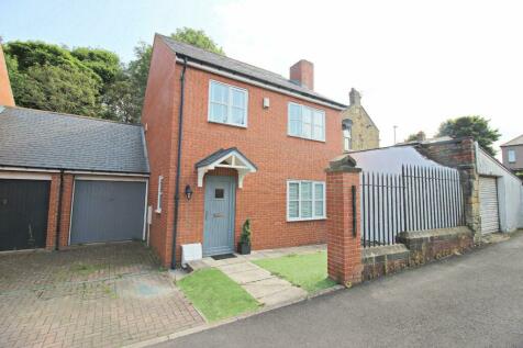 3 bedroom link detached house for sale