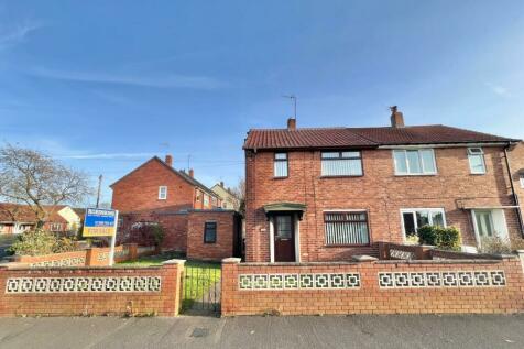 2 bedroom semi-detached house for sale