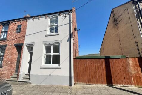 High Hope Street, Crook 2 bed end of terrace house for sale