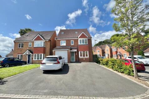 5 bedroom detached house for sale
