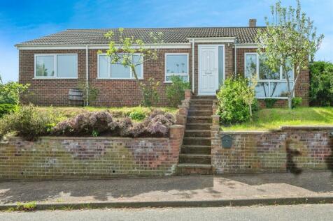 4 bedroom detached bungalow for sale