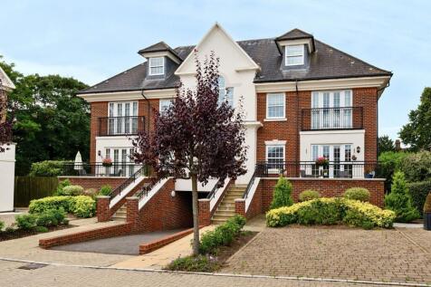 White Lion Gate, Cobham, KT11 2 bed penthouse for sale