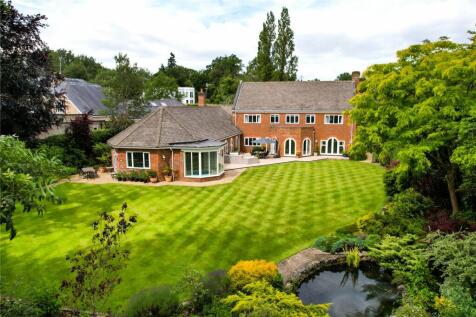 Birds Hill Drive, Oxshott, KT22 5 bed detached house for sale