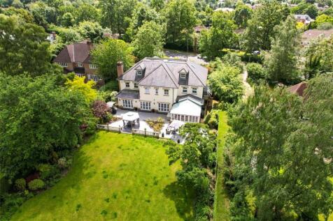 Fairoak Lane, Oxshott, KT22 6 bed detached house for sale