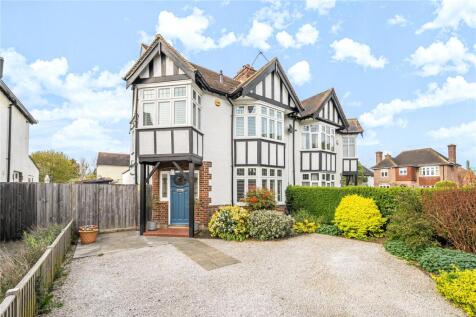 Lime Tree Avenue, Esher, KT10 4 bed semi