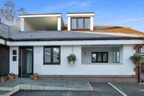 Burrows Lane, Gomshall 2 bed apartment for sale