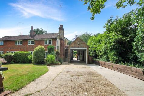 2 bedroom semi-detached house for sale