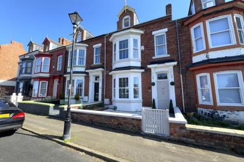 5 bedroom terraced house for sale