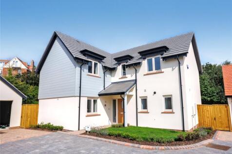 2 bedroom detached house for sale