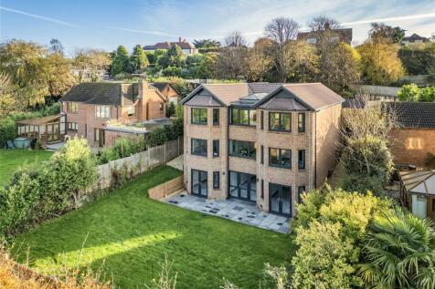 5 bedroom detached house for sale