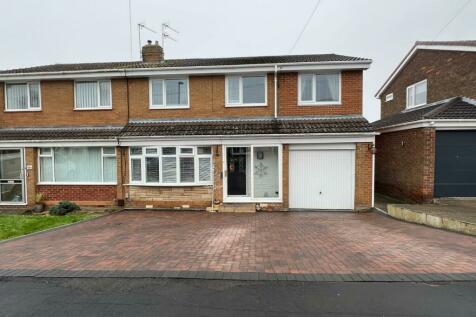 4 bedroom semi-detached house for sale