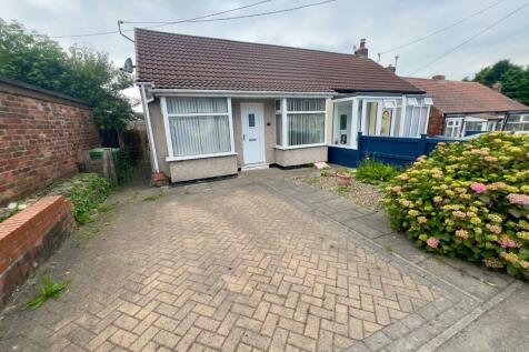 2 bedroom semi-detached bungalow for sale