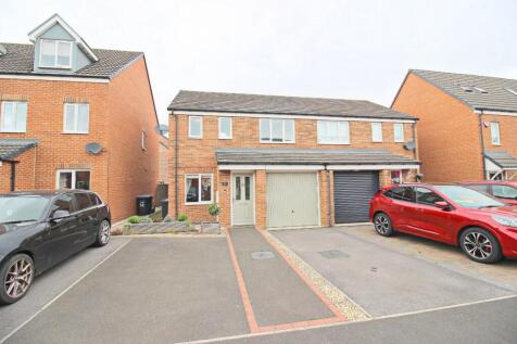 3 bedroom semi-detached house for sale