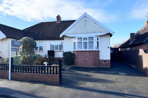 3 bedroom semi-detached bungalow for sale