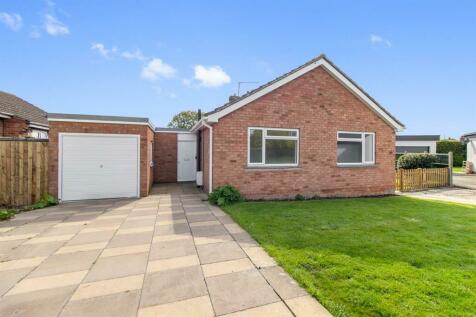 2 bedroom detached bungalow for sale