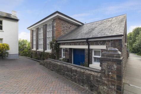 Milestone House, North Malvern Road... 2 bed maisonette for sale