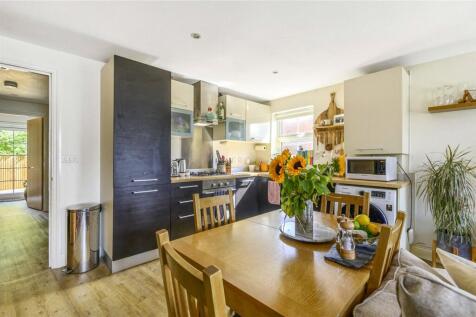 Queens Road, Guildford, GU1 2 bed apartment for sale