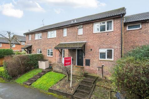 Fitzjohn Close, Guildford, GU4 3 bed terraced house for sale