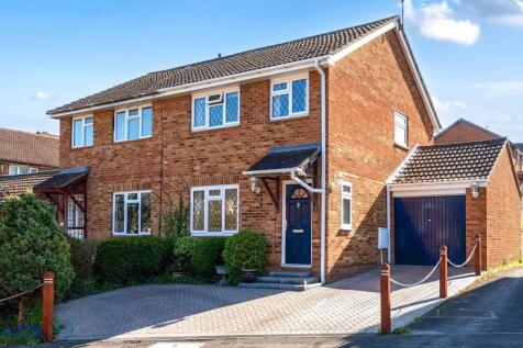 Speedwell Close, Guildford, GU4 3 bed semi