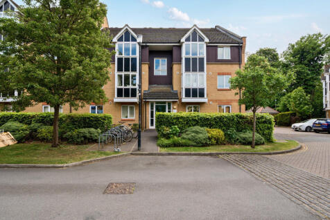 Faraday Road, Guildford, GU1 2 bed flat for sale