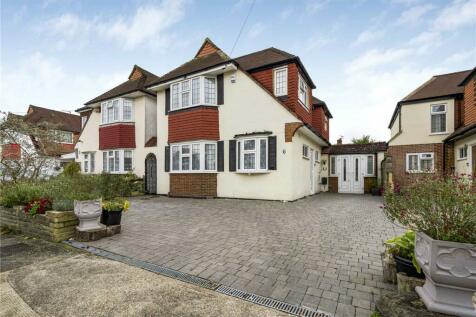 4 bedroom link detached house for sale