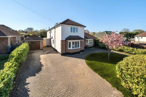Hillcrest Avenue, Chertsey, KT16 4 bed detached house for sale