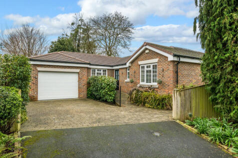 Russington Road, Shepperton, TW17 2 bed bungalow for sale