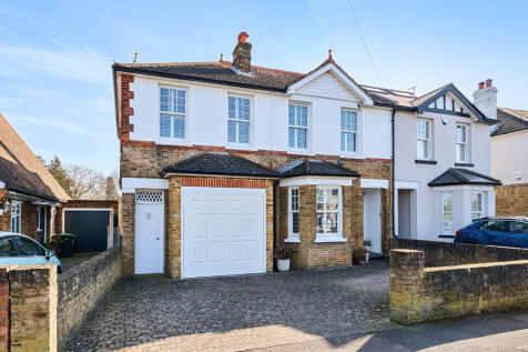 Old Charlton Road, Shepperton, TW17 5 bed semi