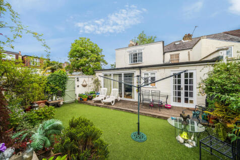 Watts Lane, Teddington, TW11 3 bed end of terrace house for sale