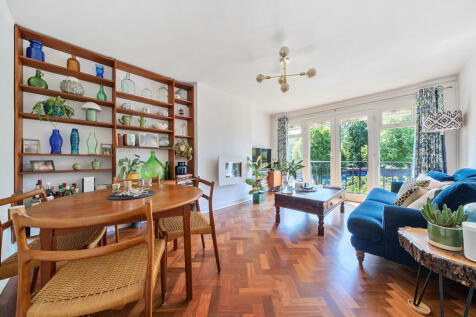 Shaef Way, Teddington, TW11 2 bed flat for sale