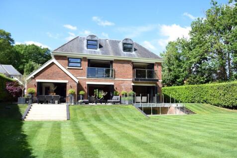 Broadwater Close, Burwood Park, KT12 5 bed detached house for sale